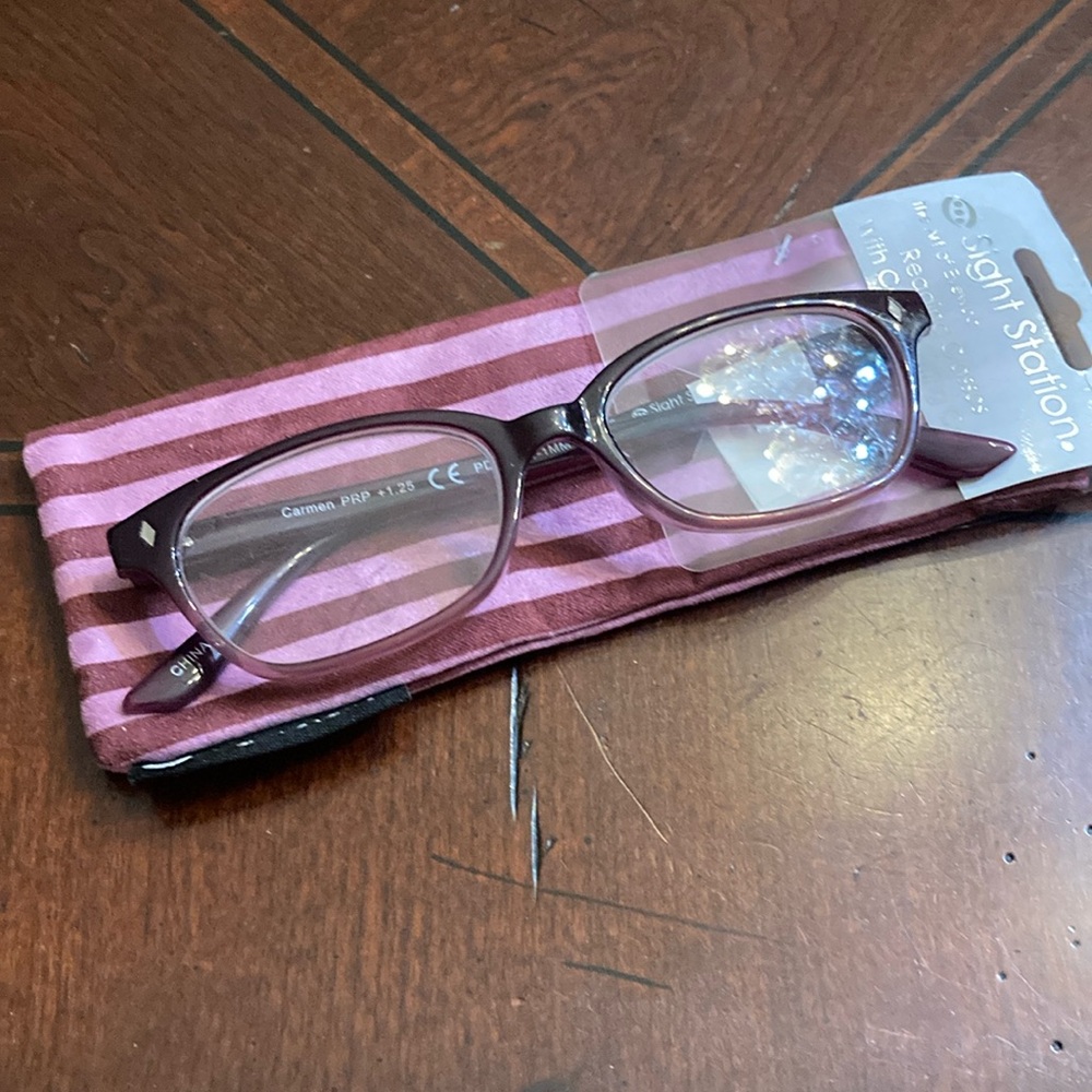 Sight Station “Carmen” reading glasses and coordinating case.